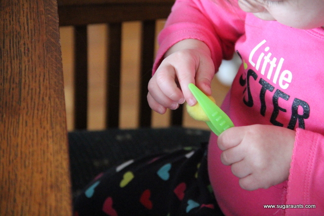 Rainbow activity for fine motor skills in toddlers
