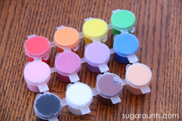 Kids can identify colors by playing this fine motor game.