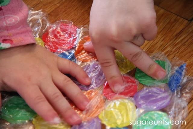 The index, middle finger, and thumb are needed to manipulate items in fine motor tasks. This activity is a great way to encourage dexterity in kids.