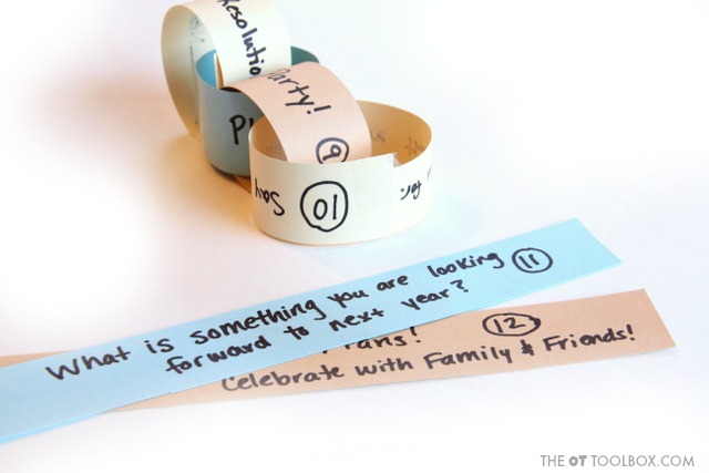 Paper chain for a New Years countdown for kids