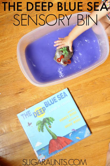 Idea de cubo de basura sensorial del libro The Deep Blue Sea