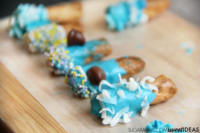 Chocolate diped pretzel bites are perfect for cooking with kids and a cooking activity at preschool or a play date! Love these for kids parties, too!