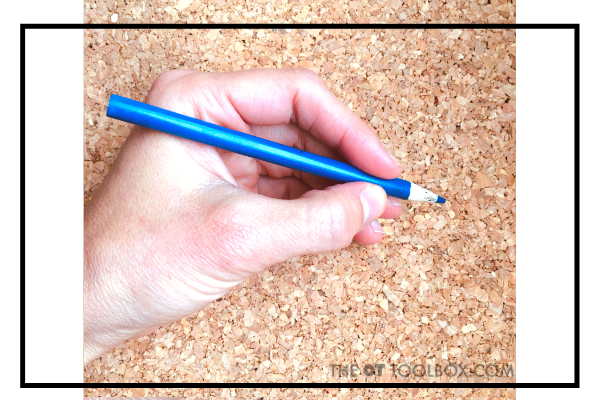 El agarre de lápiz con trípode dinámico es un agarre de lápiz maduro