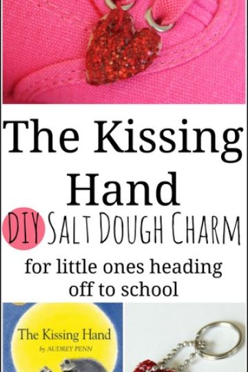 the-kissing-hand-charm